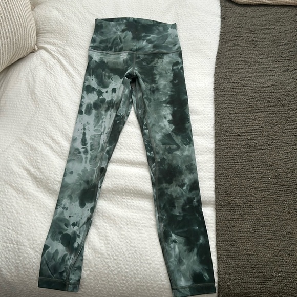 Tie-die Align Leggings 25”, Lululemon, Size 4 - Picture 3 of 5